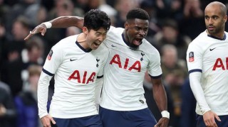  孙兴慜传射建功热刺主场力克阿斯顿维拉