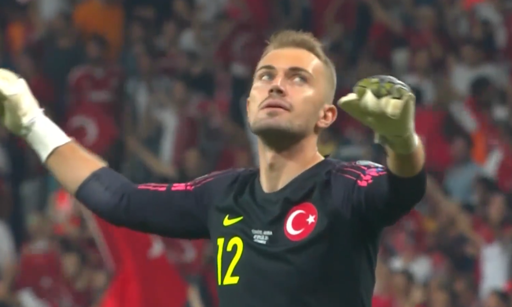  都灵门将神勇发挥，扑救数据刷新个人纪录