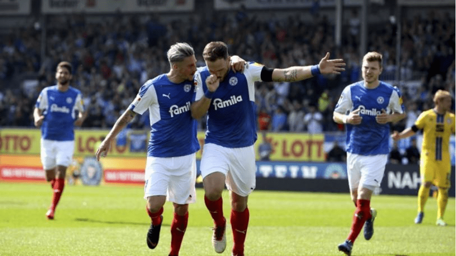  基尔高士丁防守反击高效，德甲弱旅爆冷不断