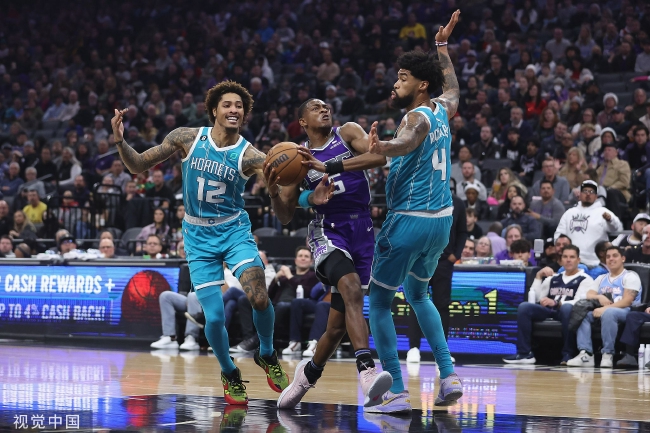  福克斯闪电突破撕裂防线，国王主场力克森林狼止滑坡