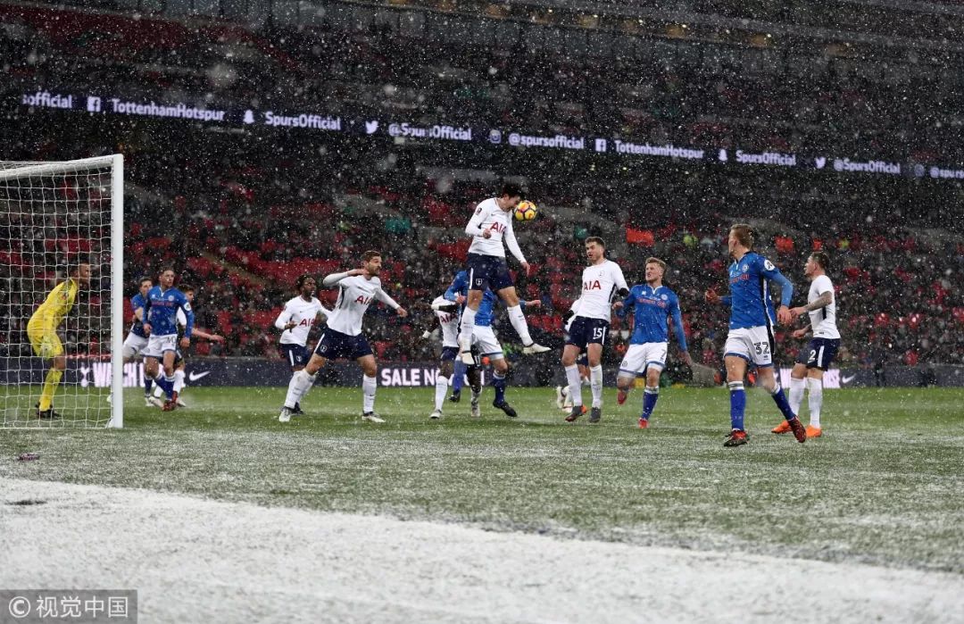  欧塞尔主场氛围火爆，法甲球迷文化助推球队前行